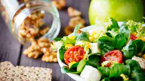 Walnuts, a salad, and an apple: all healthy foods for people with ADHD