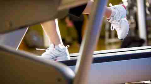 A person with ADHD runs on a treadmill and it helps their ADHD symptoms.